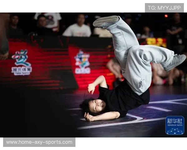 武汉攀岩队在全国街舞大赛中以59分稳居积分榜首位